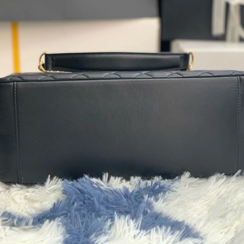 MoistureWicking CHANEL Grand Shopping Tote 1098