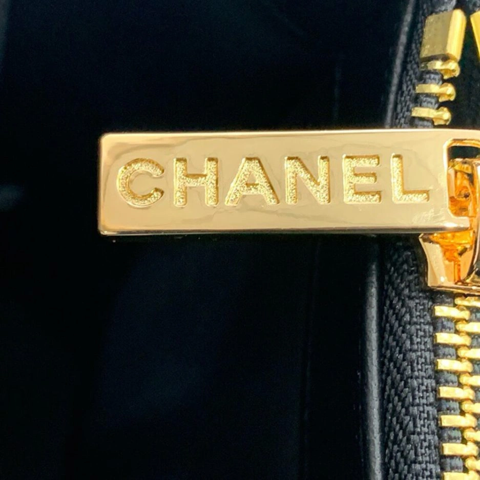 MoistureWicking CHANEL Grand Shopping Tote 1098