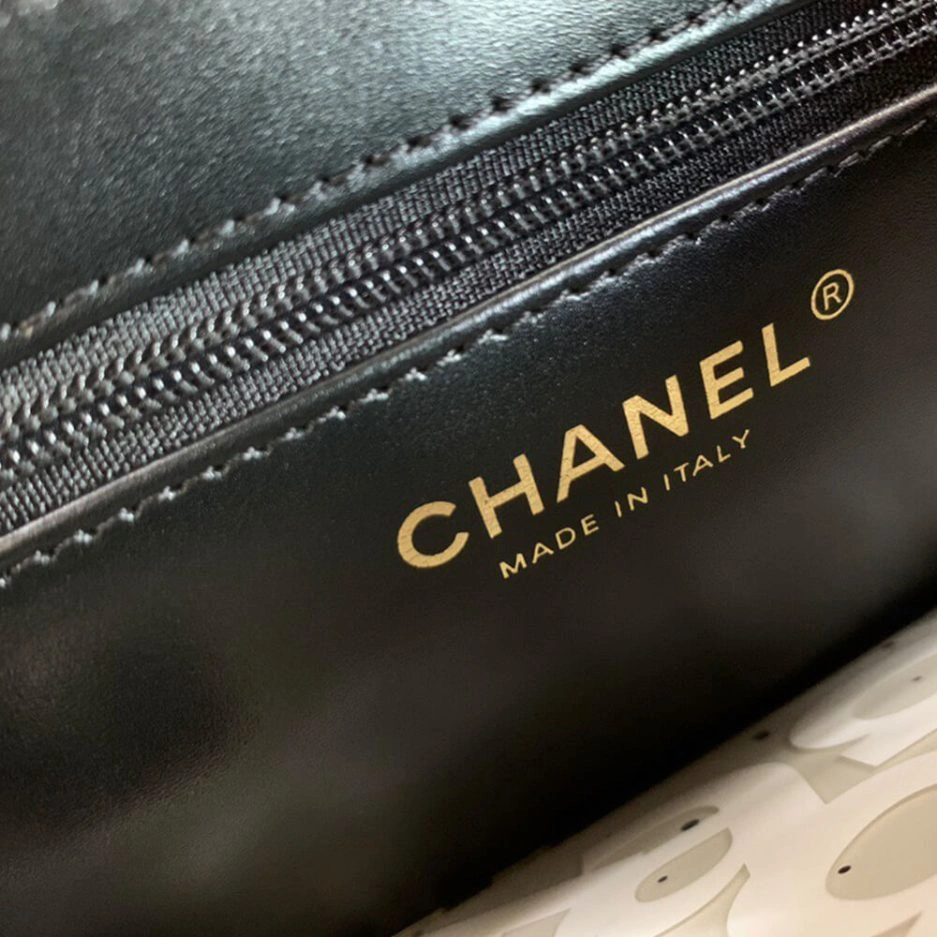 Supportive CHANEL KELLY BAG 1110