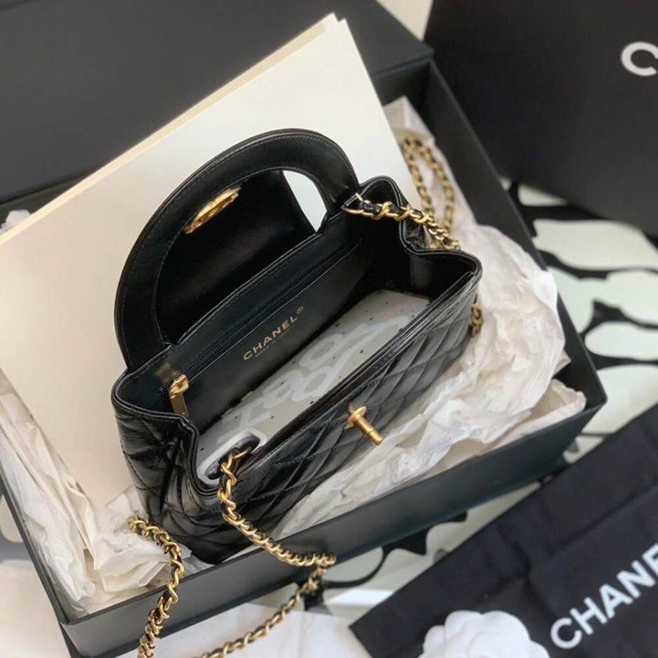 Supportive CHANEL KELLY BAG 1110