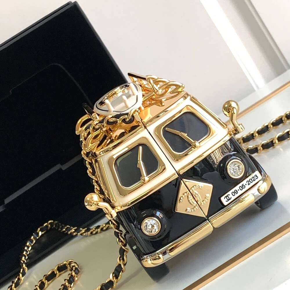 Effortless CHANEL MINI VAN MINAUDIERE(LOW STOCK) 1154