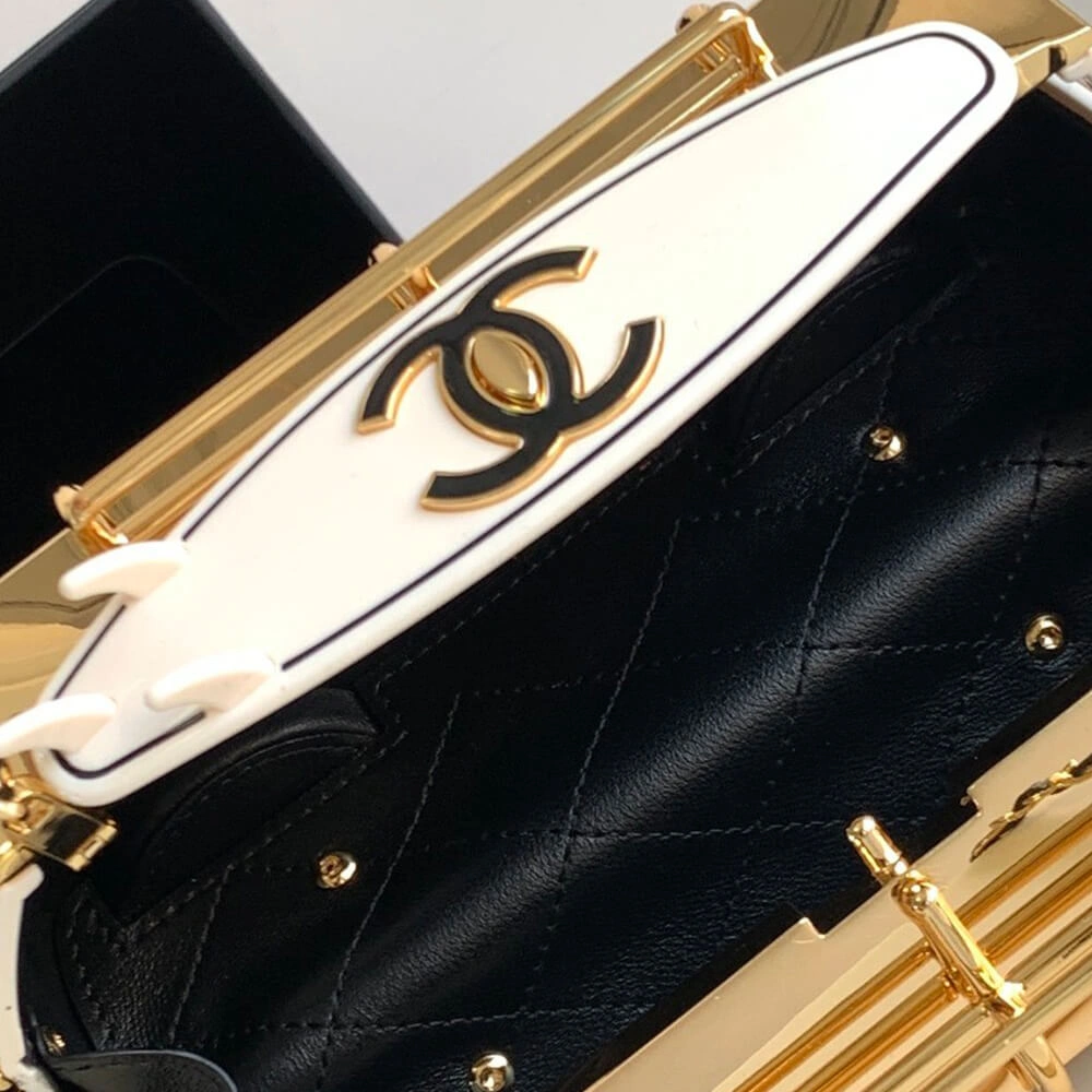 Effortless CHANEL MINI VAN MINAUDIERE(LOW STOCK) 1154