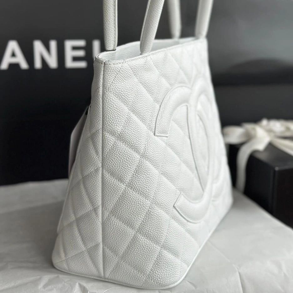 CHANEL Medallion Tote Bag Modern 1122