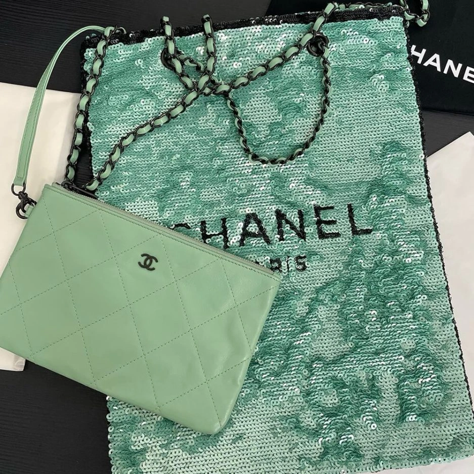 CHANEL SHOPPING BAG Bold 1085