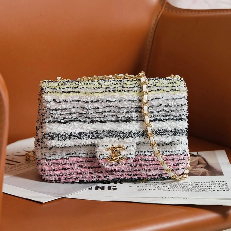 Modern CHANEL SMALL FLAP BAG 1114