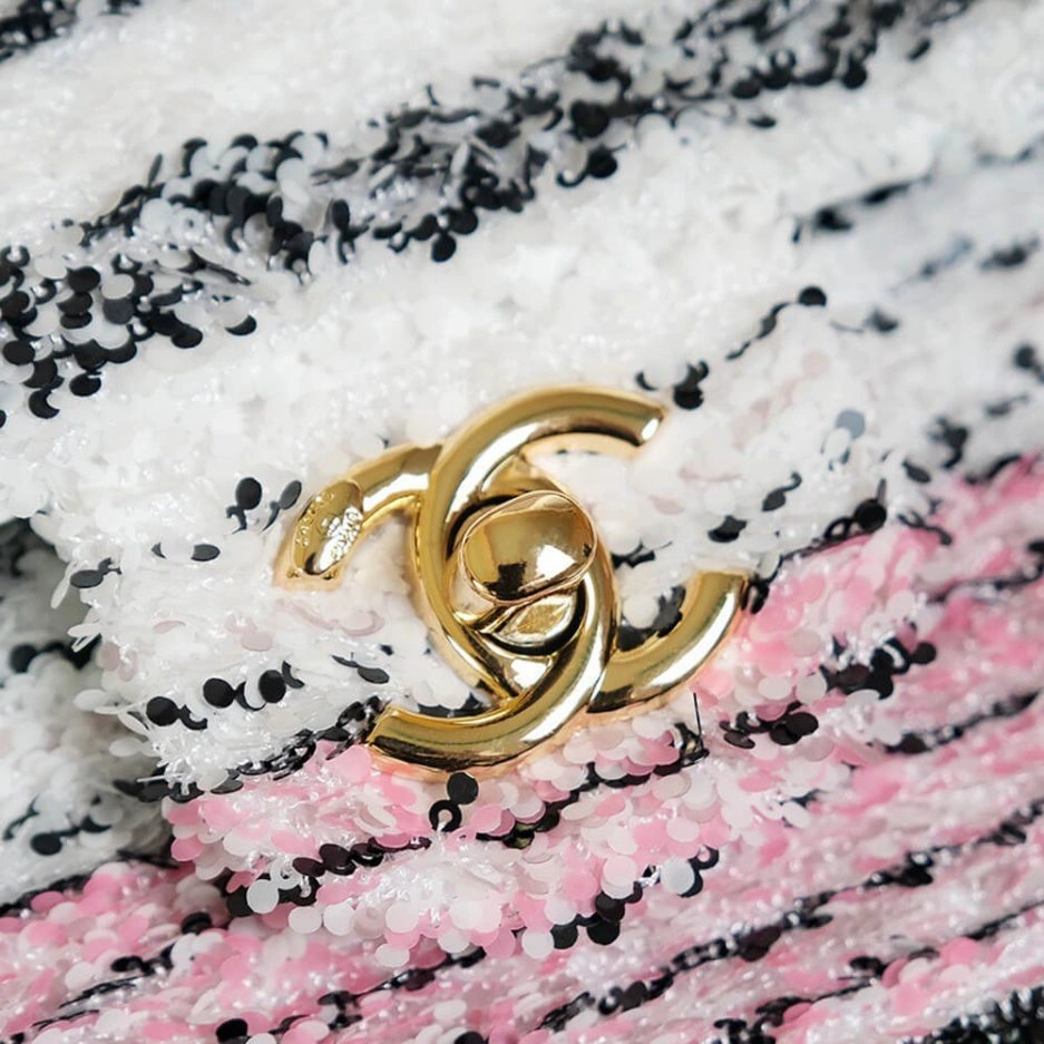 Modern CHANEL SMALL FLAP BAG 1114