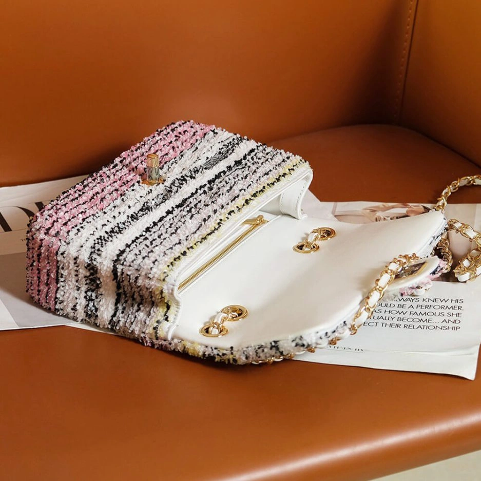 Modern CHANEL SMALL FLAP BAG 1114