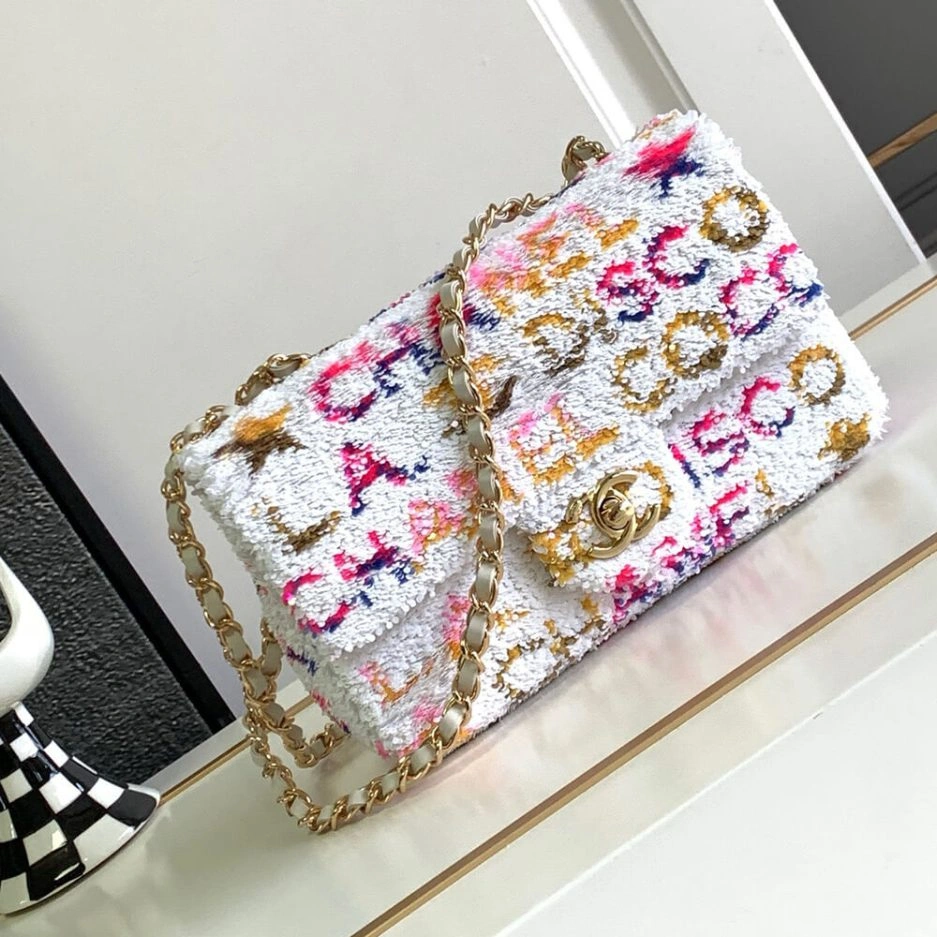 CHANEL SMALL FLAP BAG Neat 1097