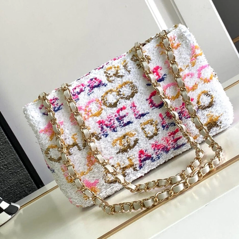 CHANEL SMALL FLAP BAG Neat 1097