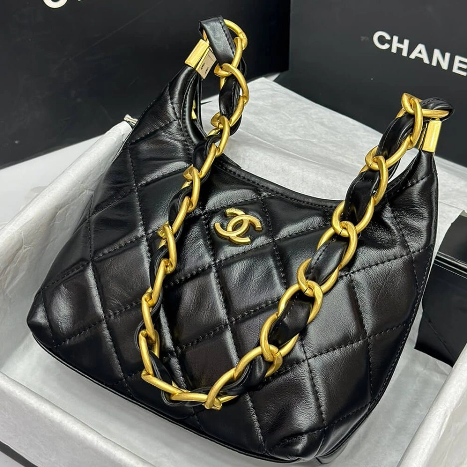 Thermal CHANEL SMALL HOBO BAG 1108