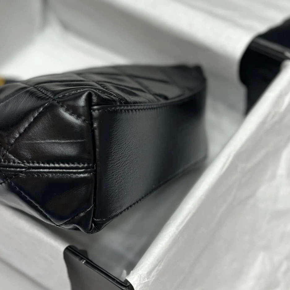 Thermal CHANEL SMALL HOBO BAG 1108