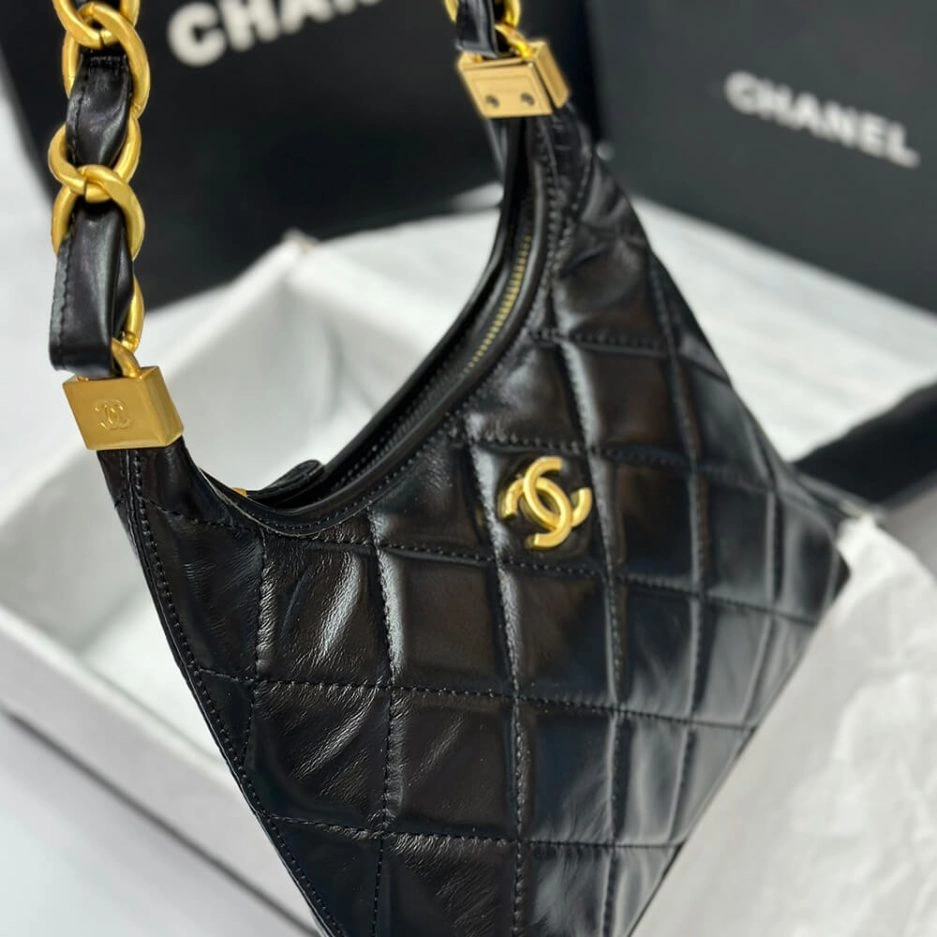 Thermal CHANEL SMALL HOBO BAG 1108