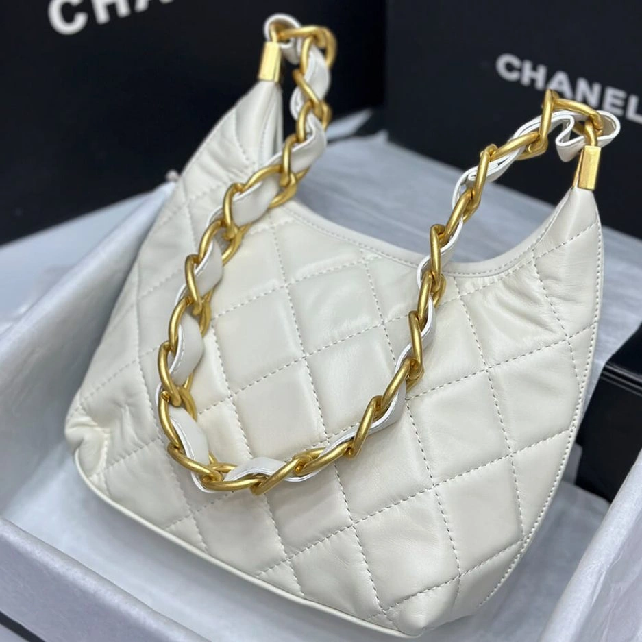 CHANEL SMALL HOBO BAG Bright 1150