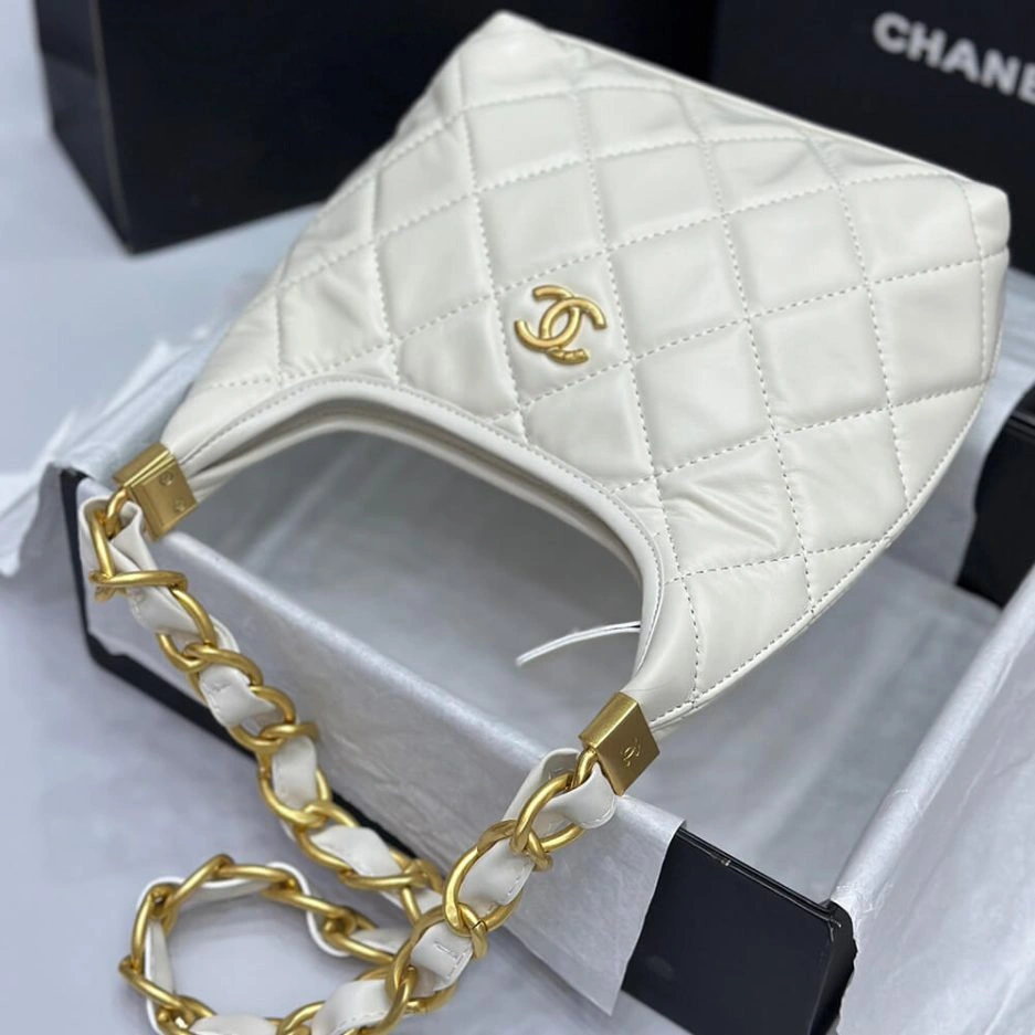 CHANEL SMALL HOBO BAG Bright 1150
