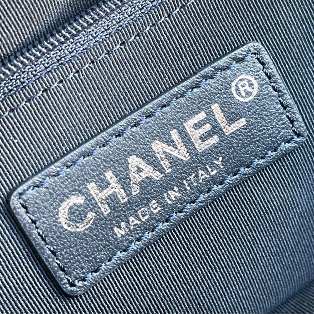 CHANEL’S GABRIELLE SMALL HOBO BAG Seasonal 1178