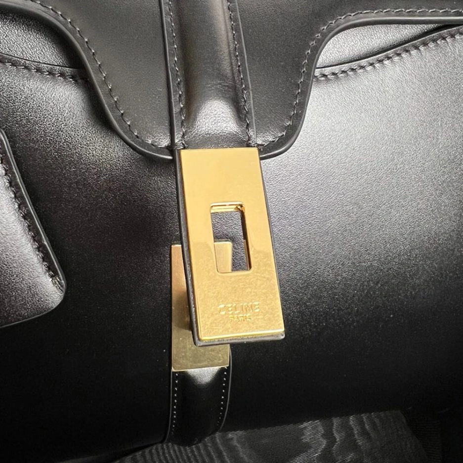 Celine SMALL 16 BAG IN SATINATED CALFSKIN(high-end grade) Vibrant 1647