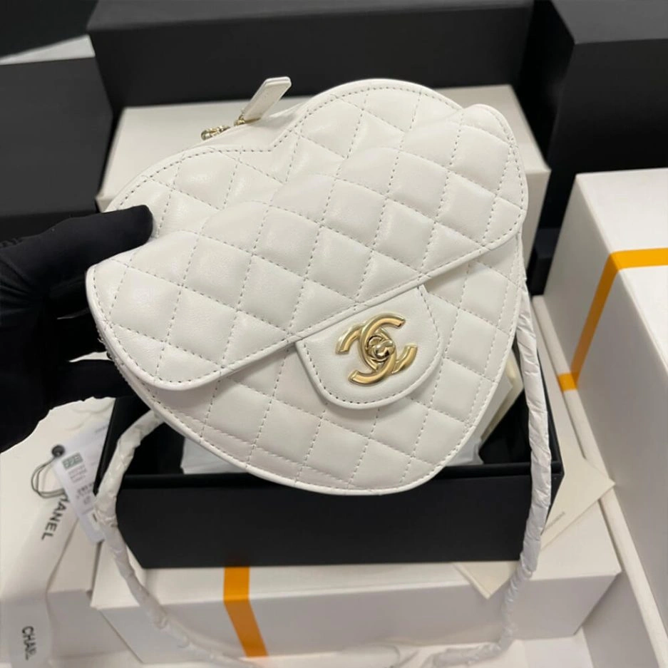 StreetReady Chanel 22s Heart Bag 1165