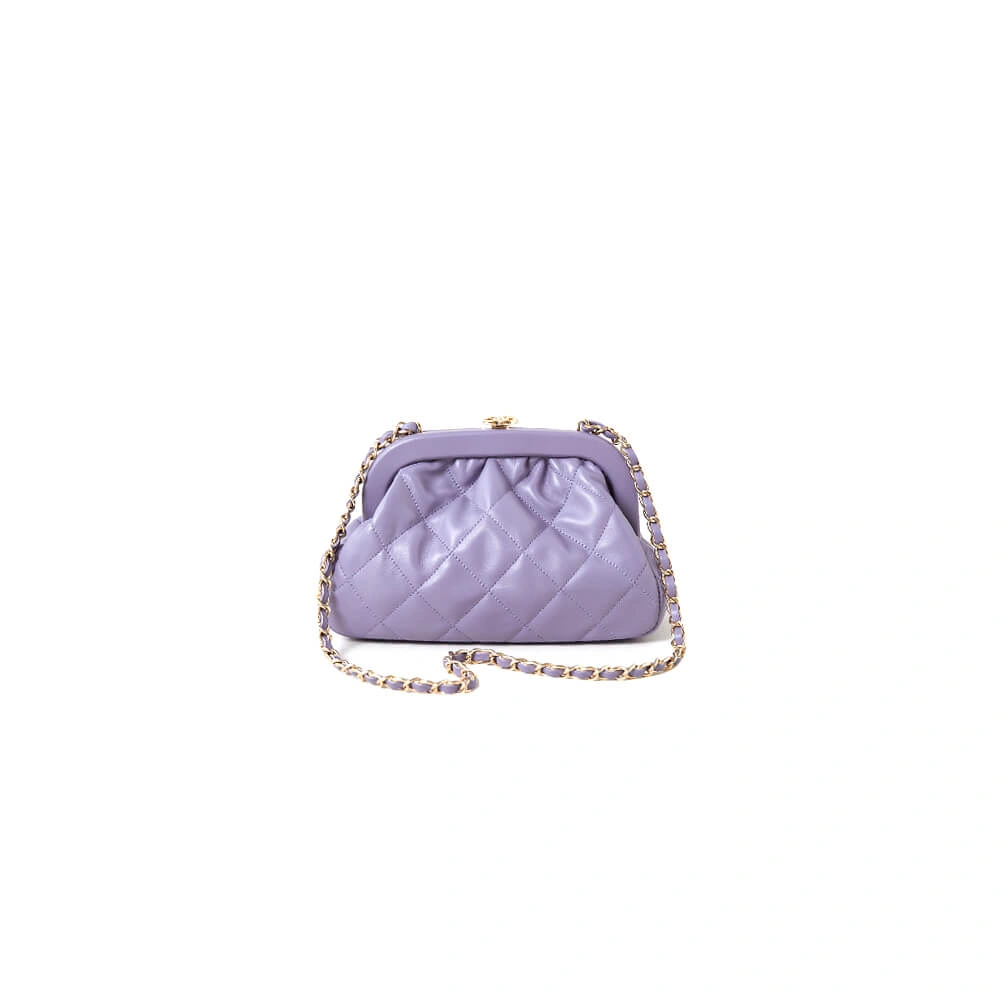 Sustainable Chanel Clutch(HIGH-END GRADE) 1054