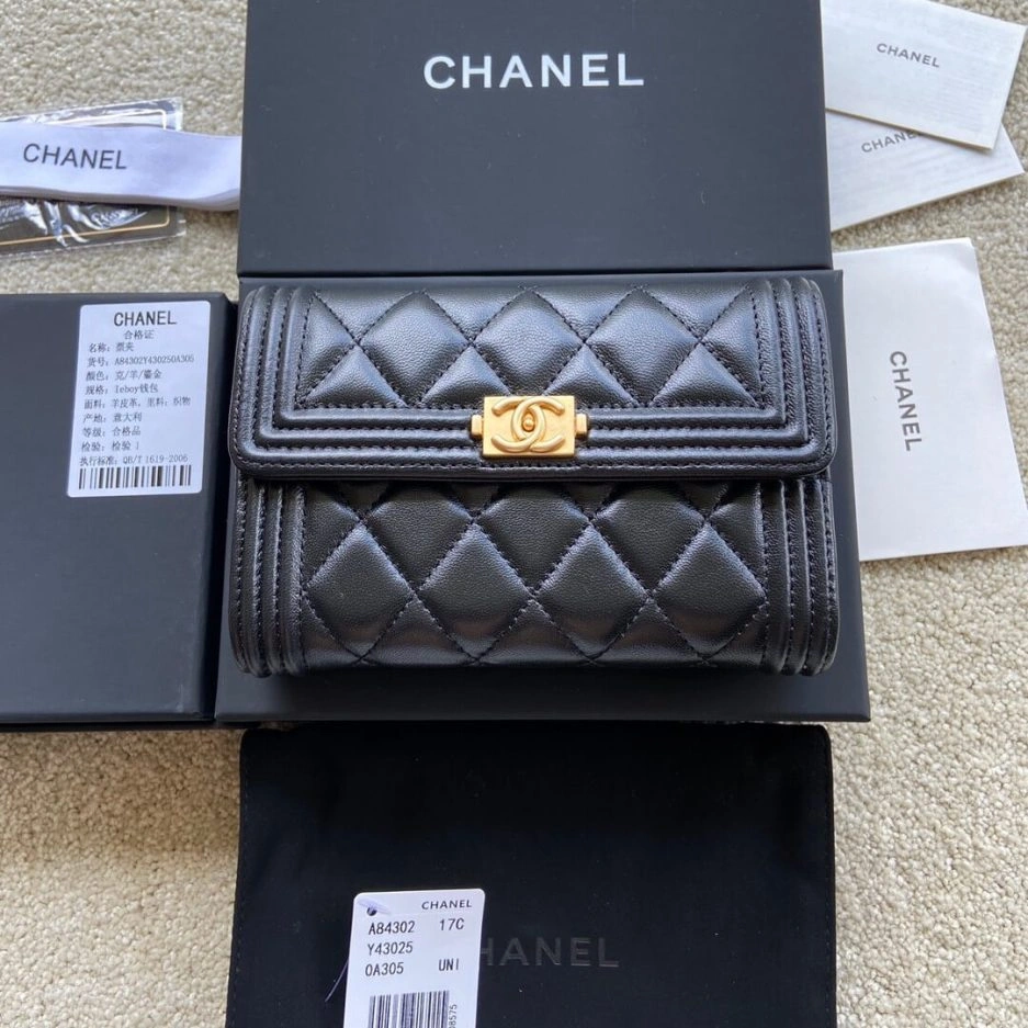 TravelReady Chanel boy long wallet 1137