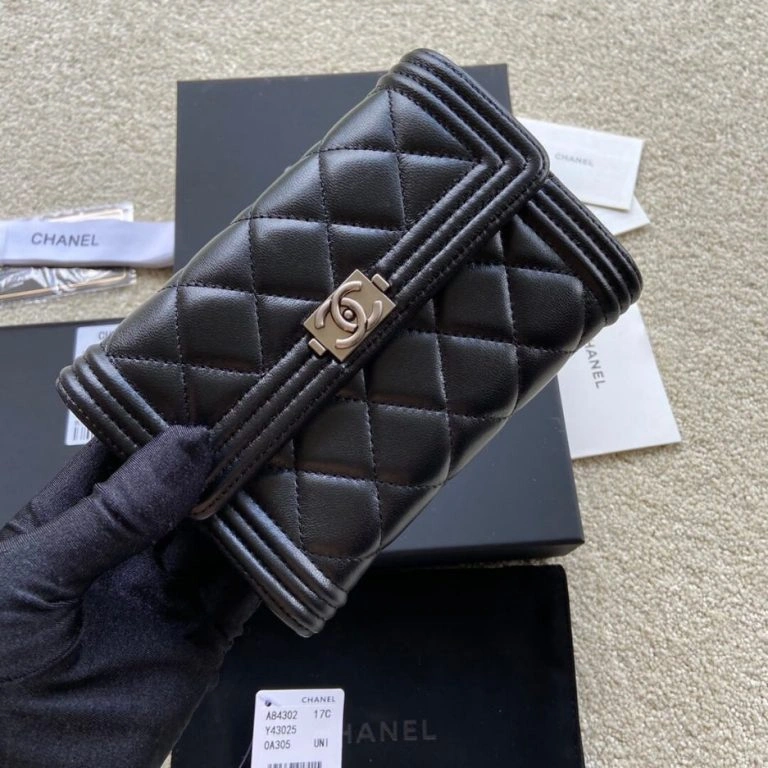 EyeCatching Chanel boy long wallet 1079