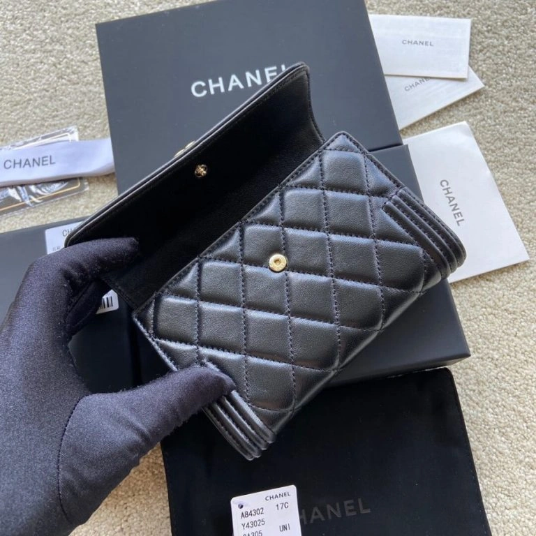 TravelReady Chanel boy long wallet 1137