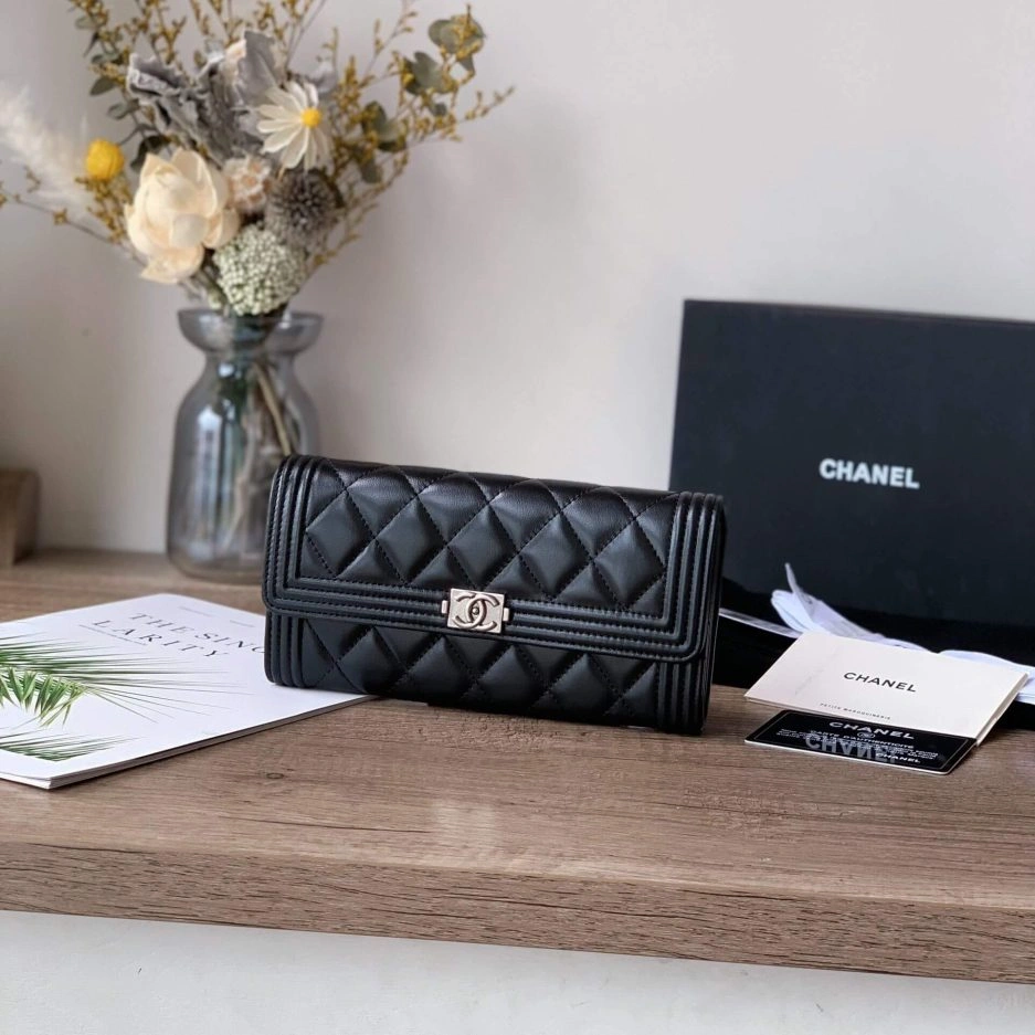 Unisex Chanel classic long wallet 1132