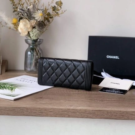 Unisex Chanel classic long wallet 1132