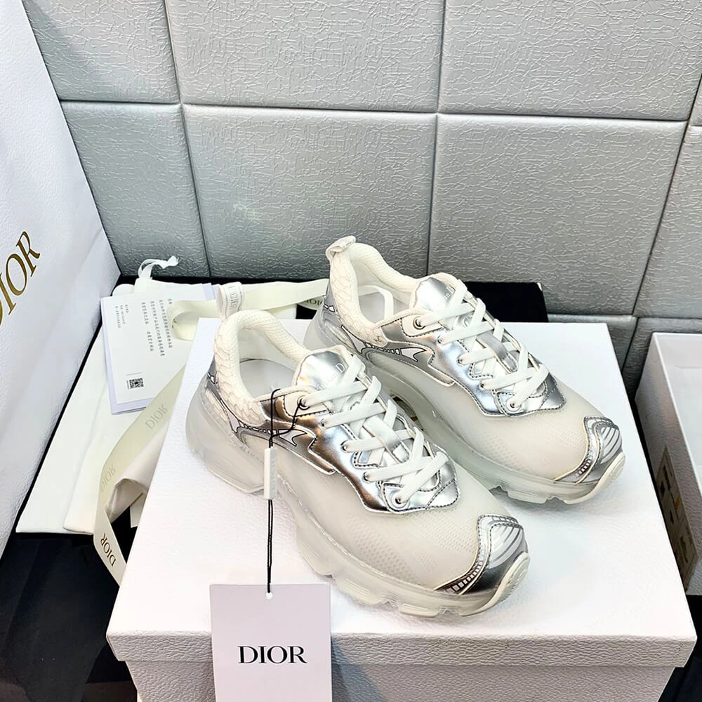 UrbanChic DIOR VIBE SNEAKER 96