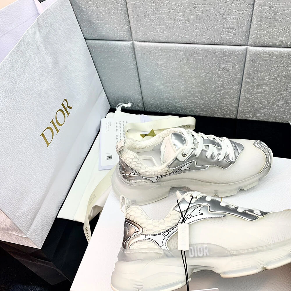 UrbanChic DIOR VIBE SNEAKER 96