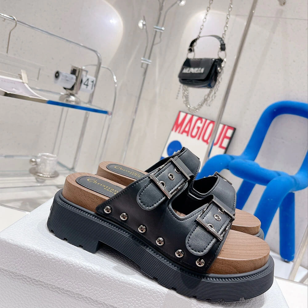 DIORQUAKE STRAP SANDAL Compact 81