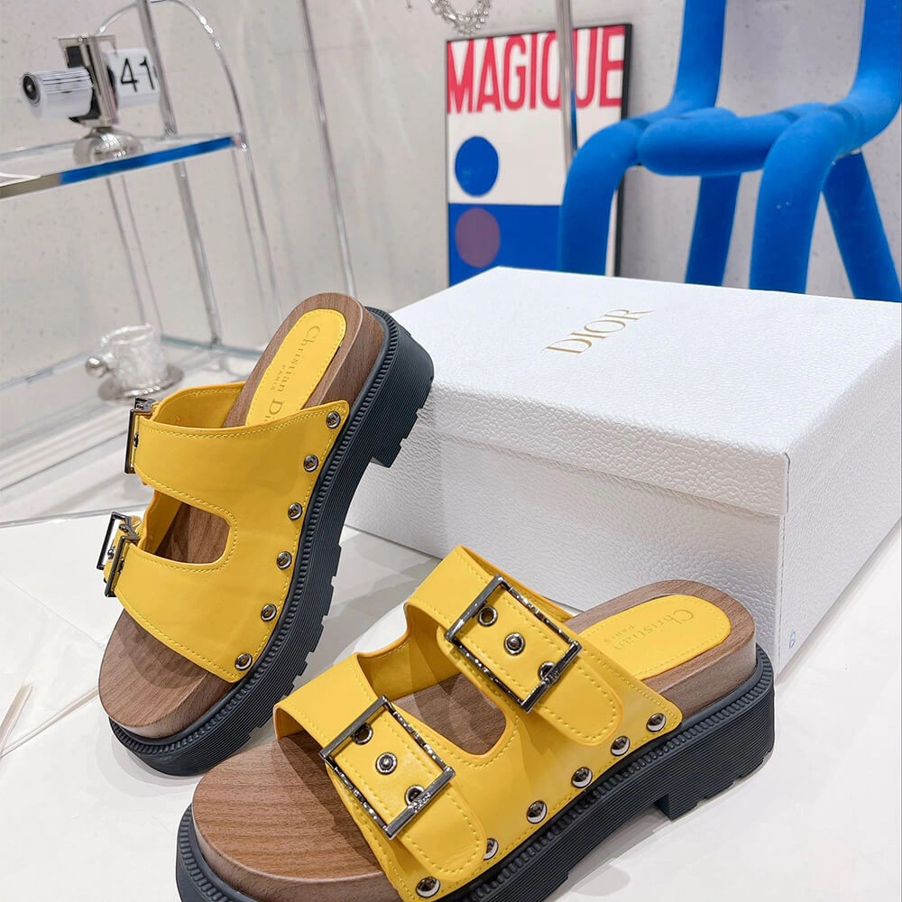 DIORQUAKE STRAP SANDAL UrbanChic 121