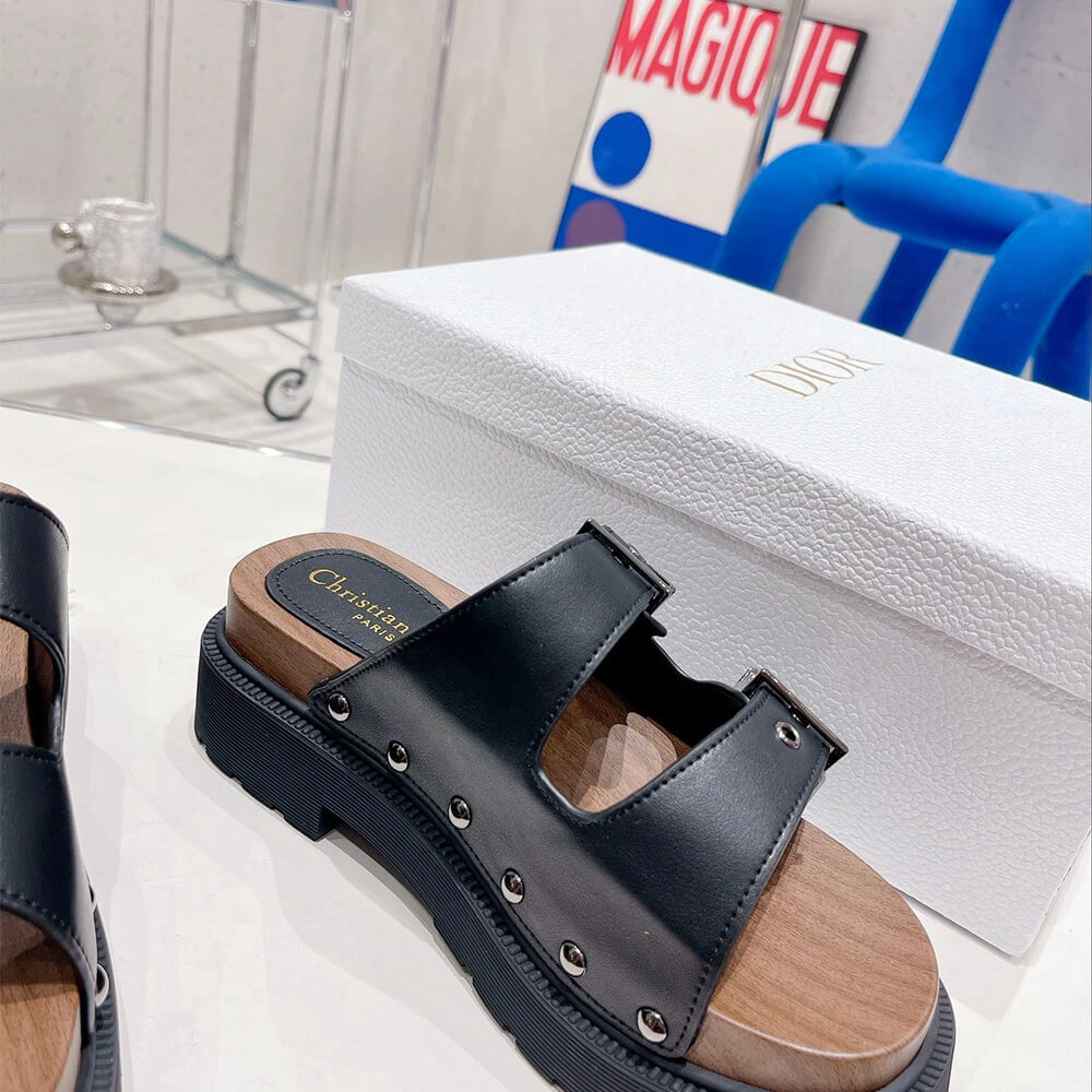 DIORQUAKE STRAP SANDAL Compact 81