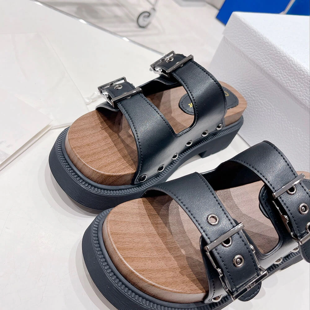 DIORQUAKE STRAP SANDAL Compact 81