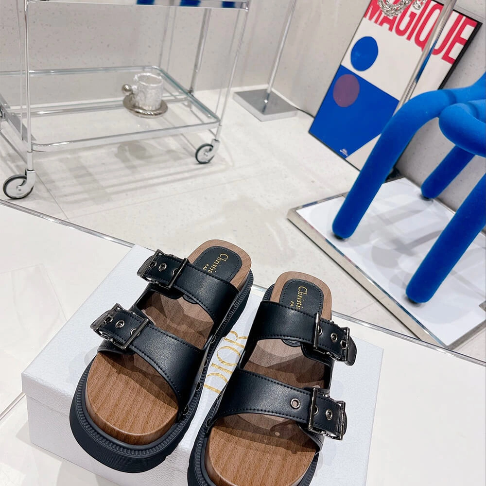 DIORQUAKE STRAP SANDAL Compact 81