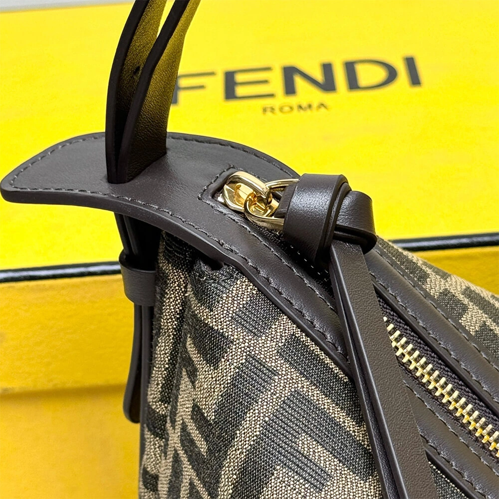 Premium FENDI Simply Fendi Medium 1572