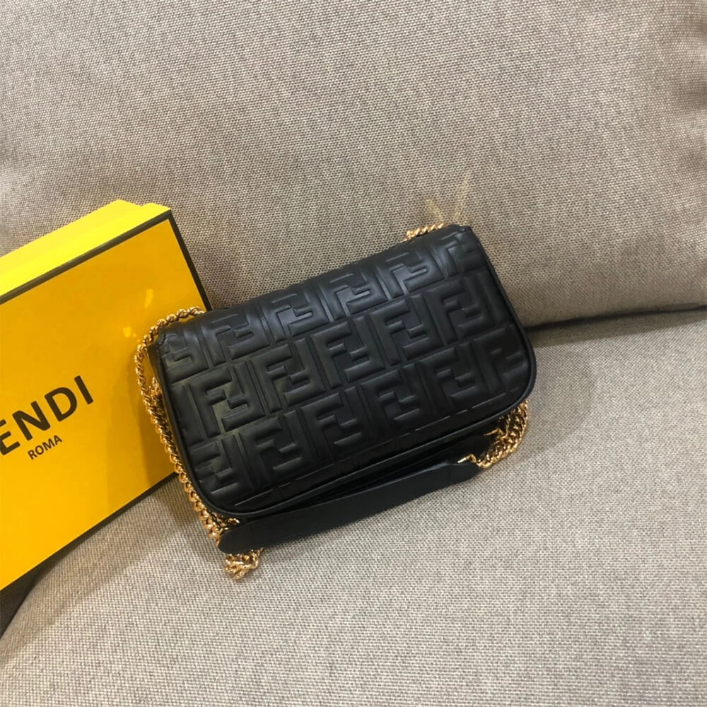Premium Fendi Baguette Chain Midi 1570