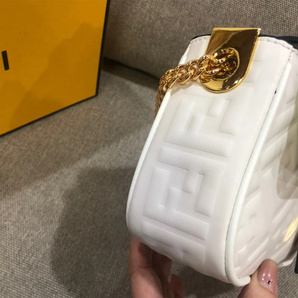 Reliable Fendi Baguette Chain Midi 1576