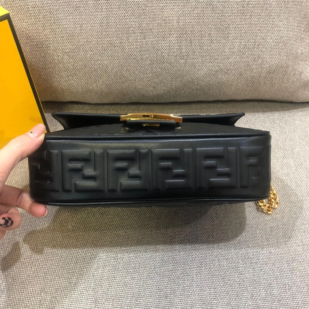 Premium Fendi Baguette Chain Midi 1570