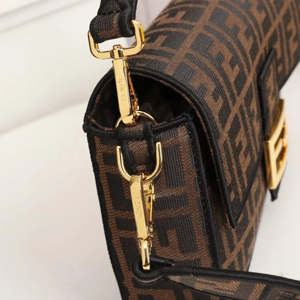 Fendi Baguette Attractive 1575
