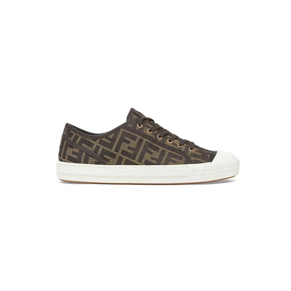 Sporty Fendi Domino 155
