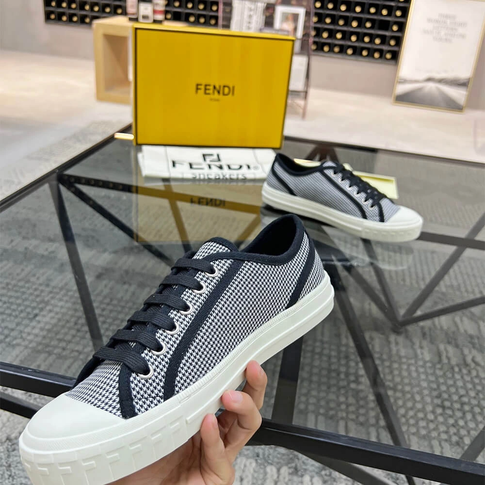 Fendi Domino Elegant 154