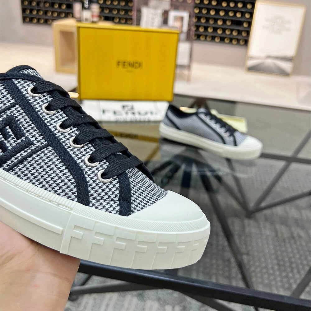 Fendi Domino Elegant 154