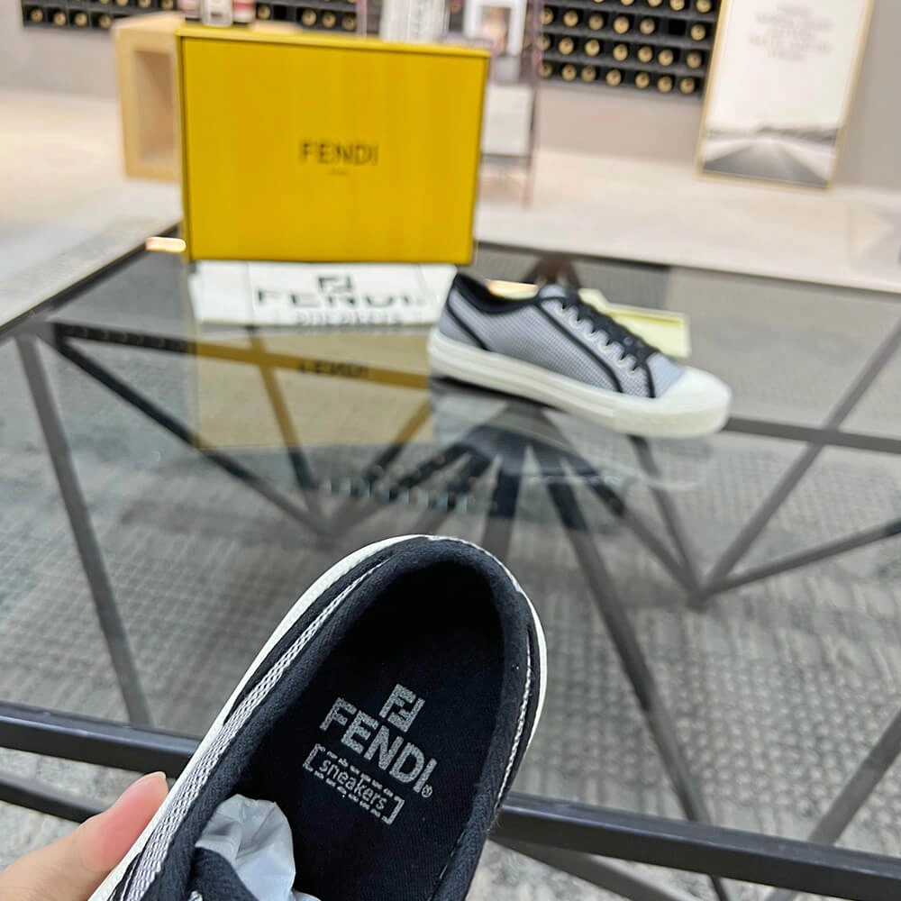 Fendi Domino Elegant 154