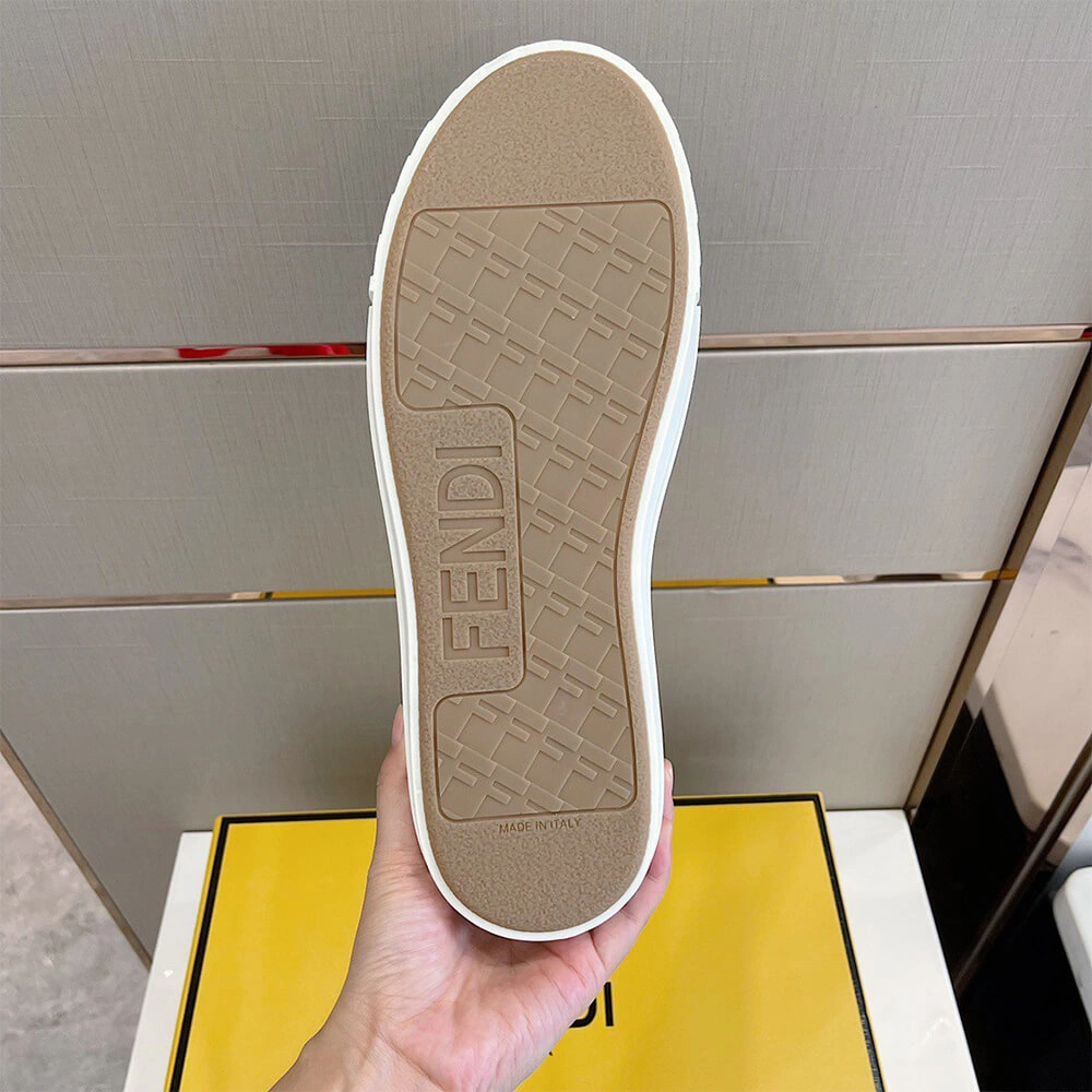 Sporty Fendi Domino 155