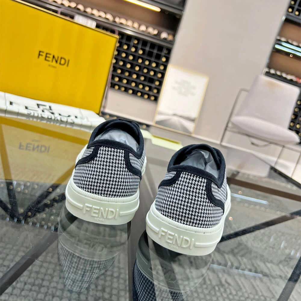 Fendi Domino Elegant 154