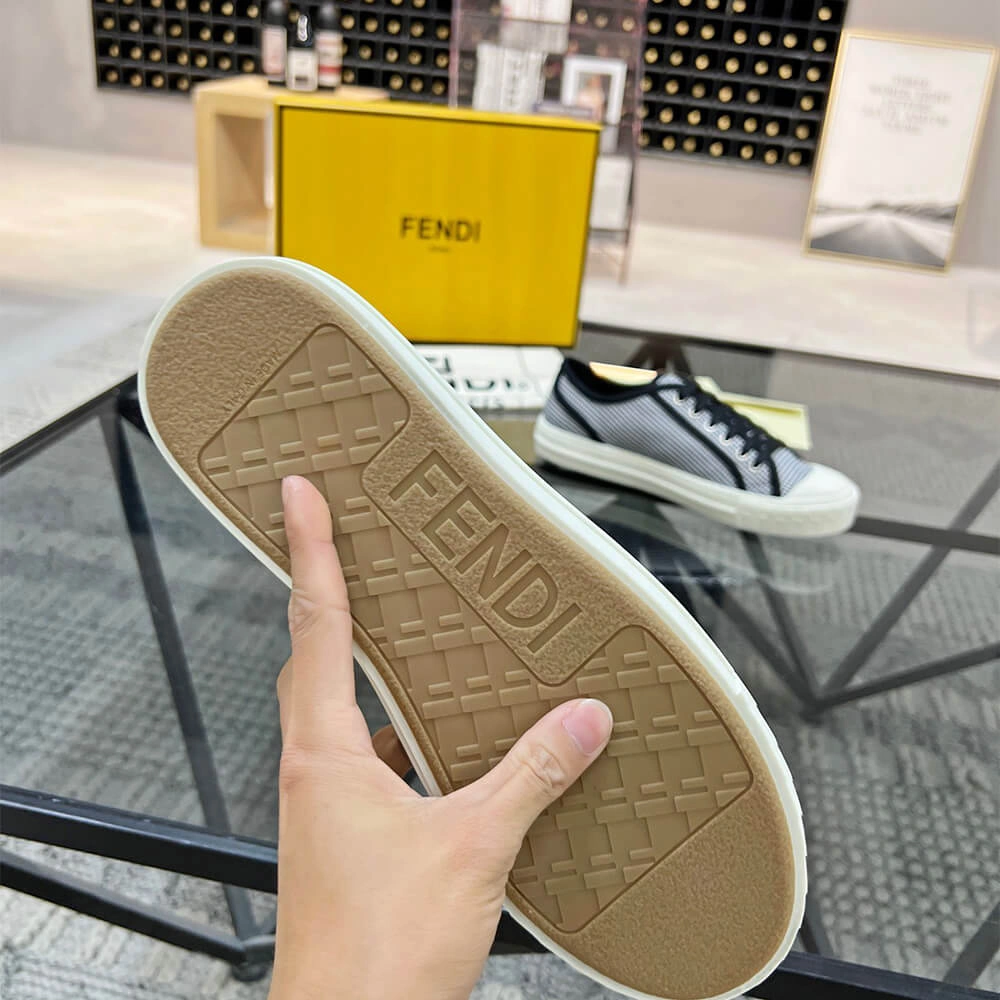 Fendi Domino Elegant 154