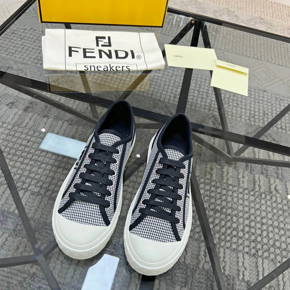 Fendi Domino Elegant 154