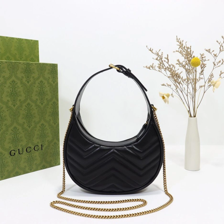 GG Marmont half-moon-shaped mini bag Classic 902