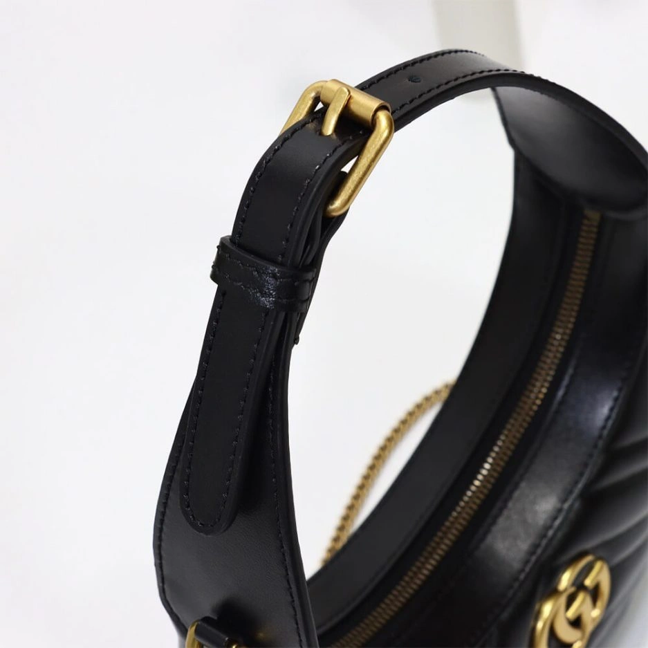 GG Marmont half-moon-shaped mini bag Classic 902