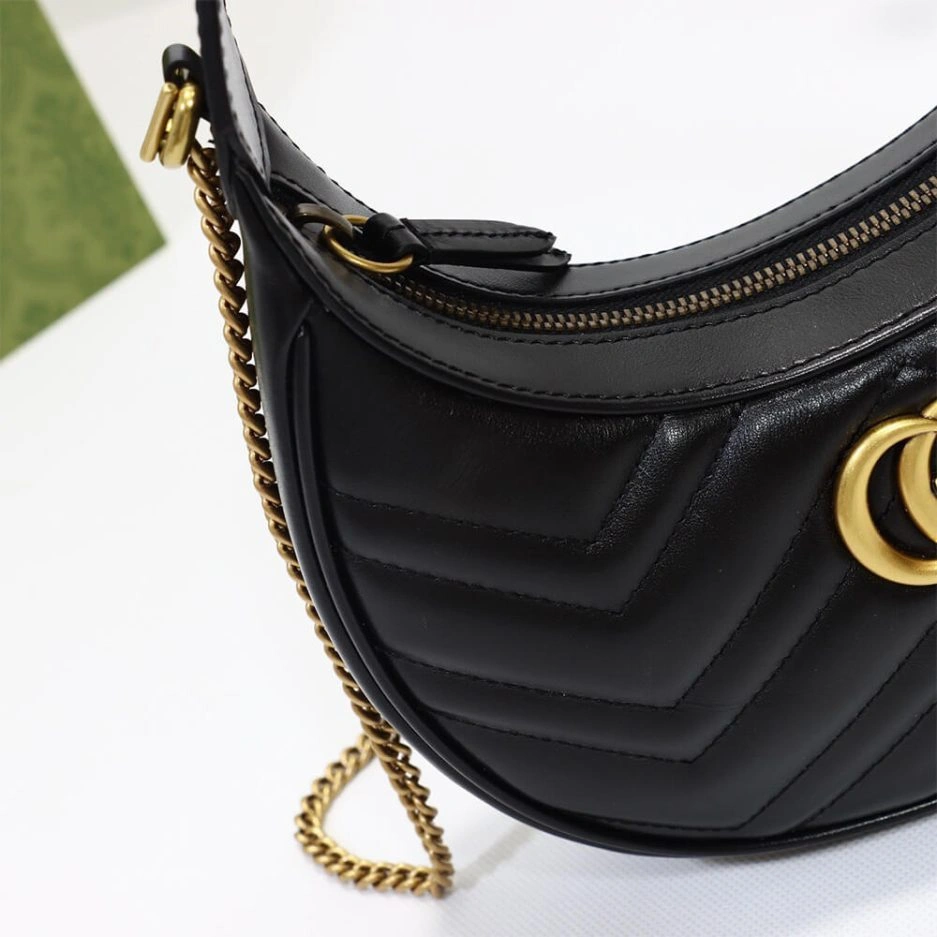 GG Marmont half-moon-shaped mini bag Classic 902